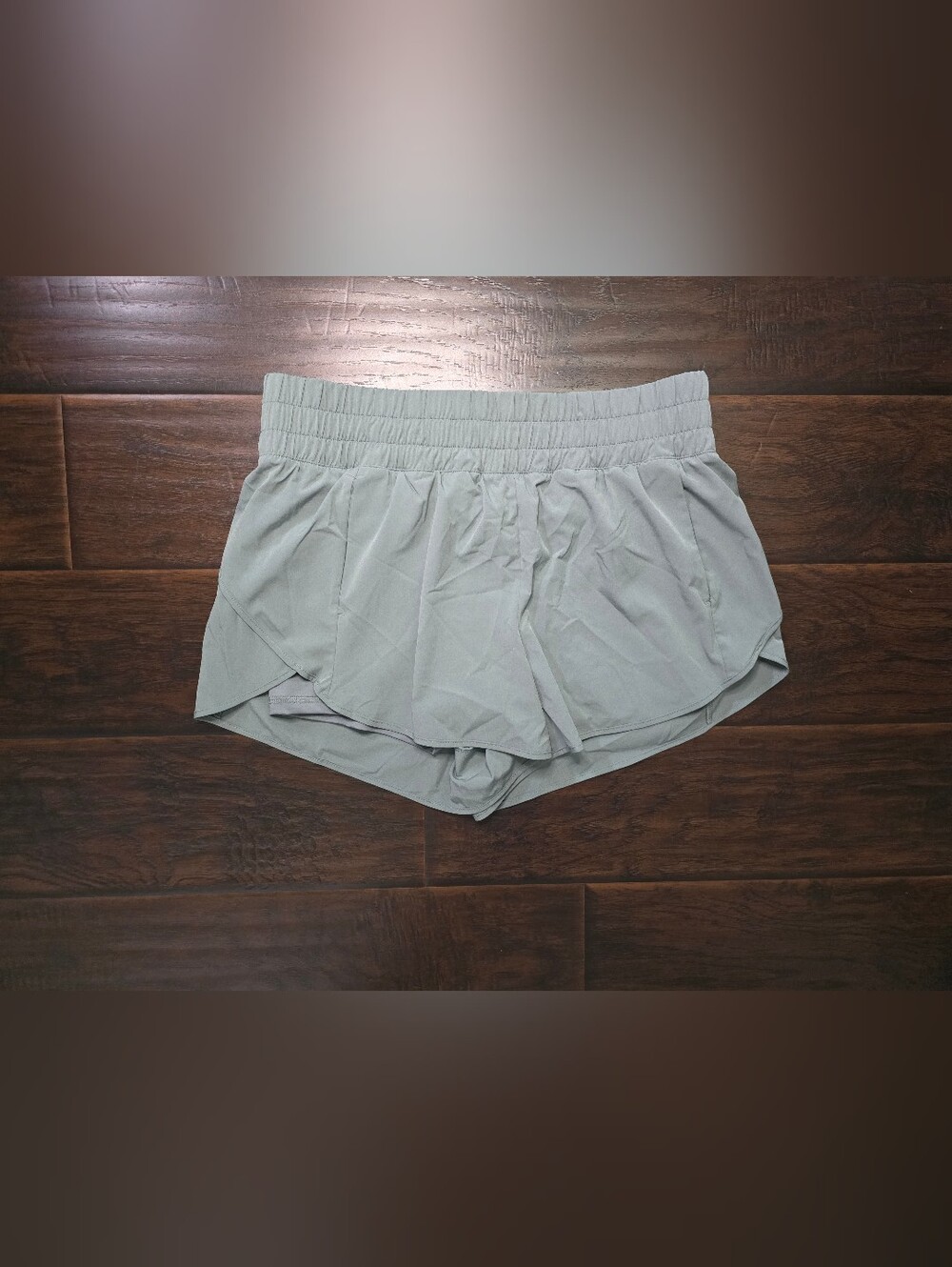 Avia Womens Athletic Green Shorts with pockets and Lining Large